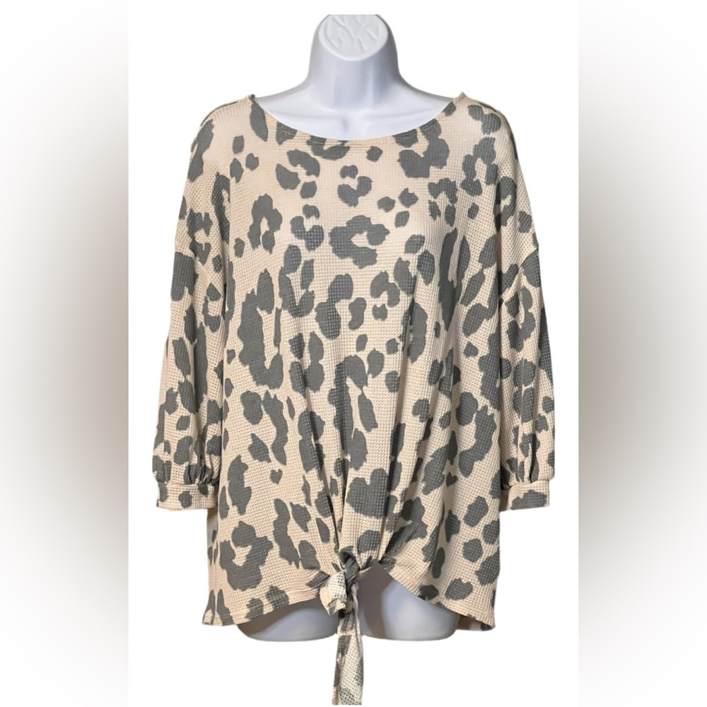 🇺🇸$5🇺🇸 First Love Pink and Gray Leopard Print Women's Top with Knotted Waist